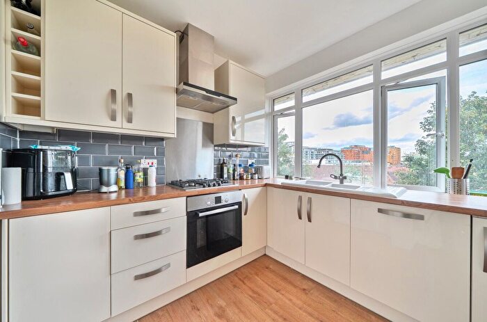 2 Bedroom Flat To Rent In Pelton Road, Greenwich, London, SE10