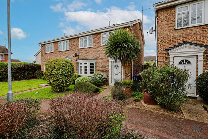 3 Bedroom End Of Terrace House For Sale In Collins Way, Leigh-on-sea, SS9