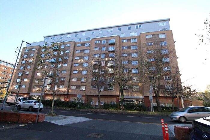 1 Bedroom Flat To Rent In Cherrydown East, Basildon, SS16