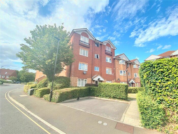 1 Bedroom Flat To Rent In Varsity Drive, Twickenham, TW1