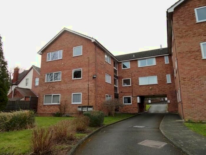 1 Bedroom Flat To Rent In Boswell Court, Howsell Road, Malvern, Worcestershire, WR14