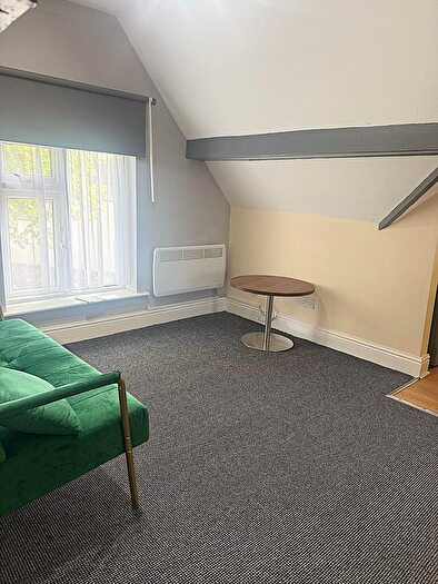 1 Bedroom Flat To Rent In Richmond Road, Roath, Cardiff, CF24