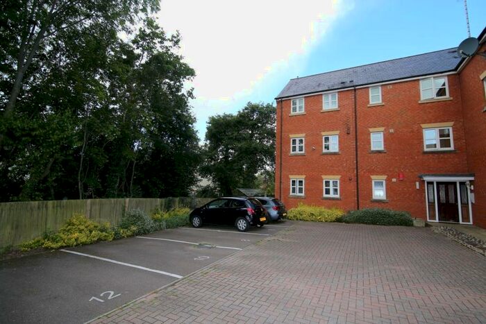 2 Bedroom Flat To Rent In Tiverton, EX16