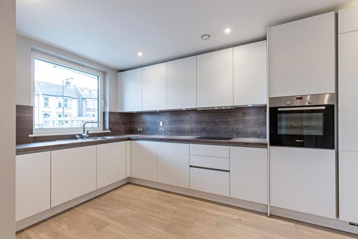 2 Bedroom Flat To Rent In Flat Sidcup House - Station Road, DA15