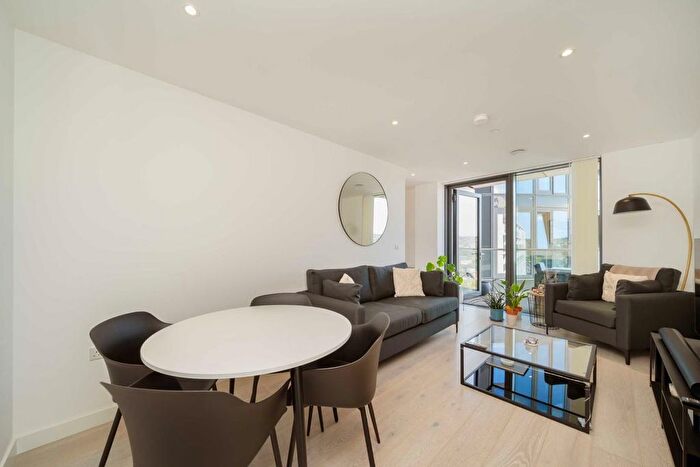 1 Bedroom Flat For Sale In City North Place, London, N4