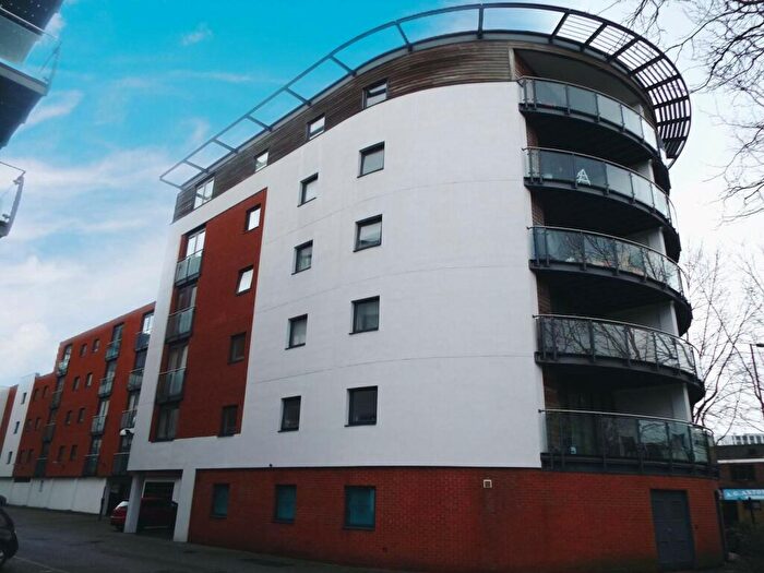 1 Bedroom Apartment To Rent In Endeavour Court, Ocean Village, SO14