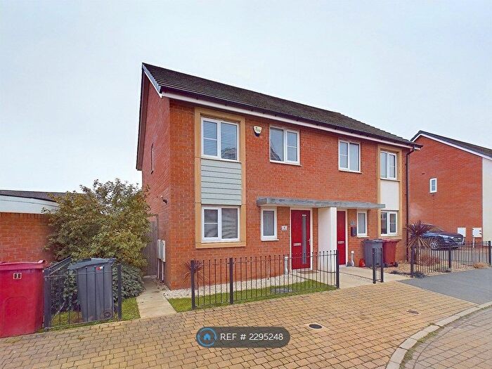 3 Bedroom Semi-Detached House To Rent In Maiden Road, Shirebrook, Mansfield, NG20