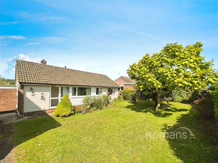 3 Bedroom Bungalow For Sale In Braeside Close, Winchester, Hampshire, SO22