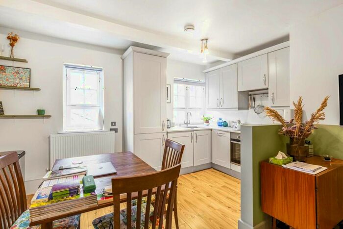 2 Bedroom Flat To Rent In Lambeth Walk, Lambeth, SE11