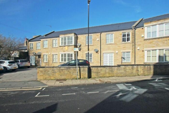2 Bedroom Flat To Rent In St Michael's Lane, Headingley, Leeds, LS6