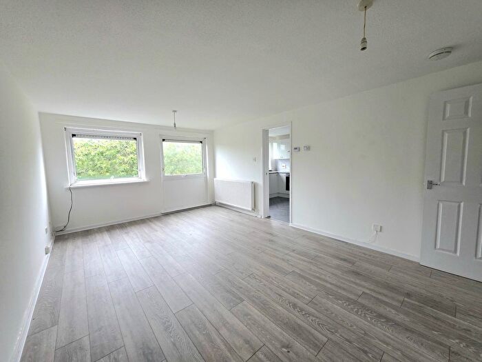2 Bedroom Flat To Rent In East Broomlands, Irvine, KA11