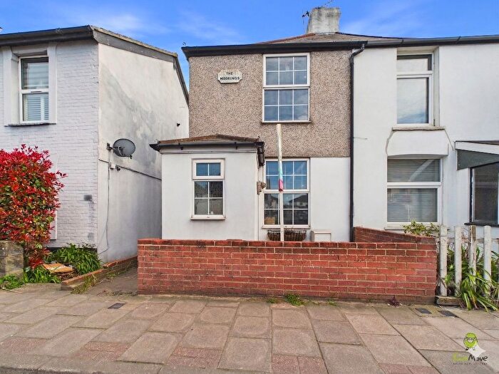 2 Bedroom Semi Detached House For Sale In Mayplace Road West, Bexleyheath, Kent, DA7