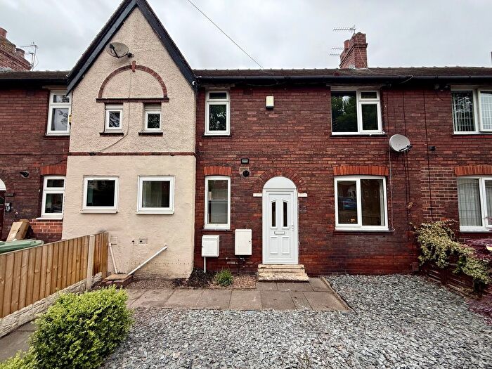 3 Bedroom Semi-Detached House To Rent In Pugneys Road, Wakefield, West Yorkshire, WF2