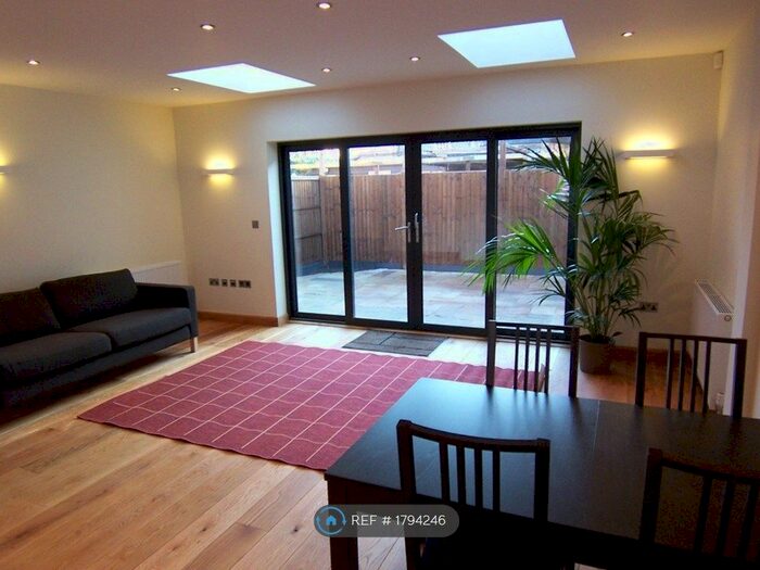 3 Bedroom Terraced House To Rent In Wedmore Street, London, N19