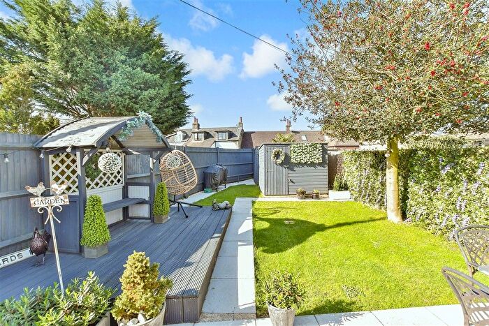 3 Bedroom Semi-detached Bungalow For Sale In Hever Avenue, West Kingsdown, Sevenoaks, Kent, TN15