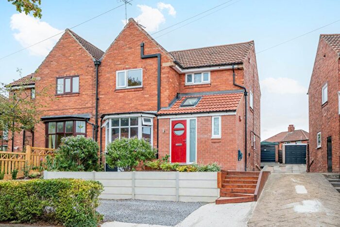 3 Bedroom Semi Detached House For Sale In Chestnut Grove, Acomb, York, YO26