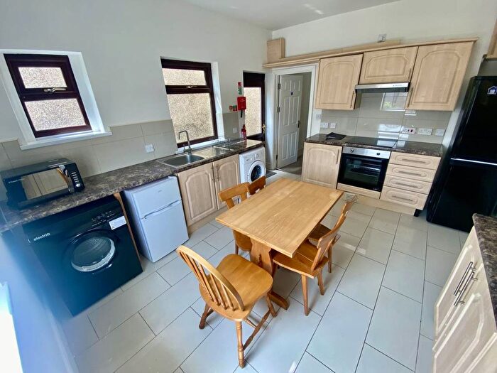 4 Bedroom Property To Rent In Beechwood Road, Uplands, Swansea, SA2