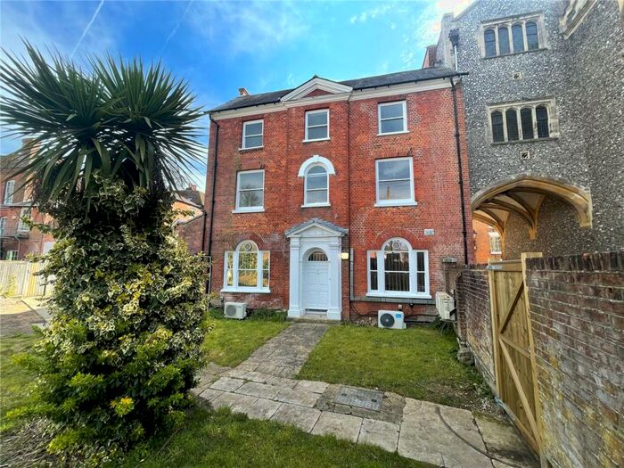 3 Bedroom Maisonette To Rent In The Abbey, Romsey, Hampshire, SO51