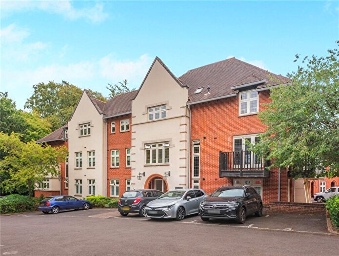 2 Bedroom Apartment For Sale In Highcroft Road, Winchester, Hampshire, SO22