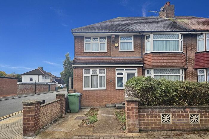 6 Bedroom Semi Detached House For Sale In Westleigh Gardens, Edgware, HA8
