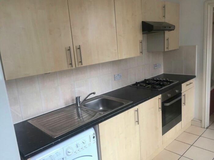 1 Bedroom Flat To Rent In Brixton Hill, Brixton, SW2