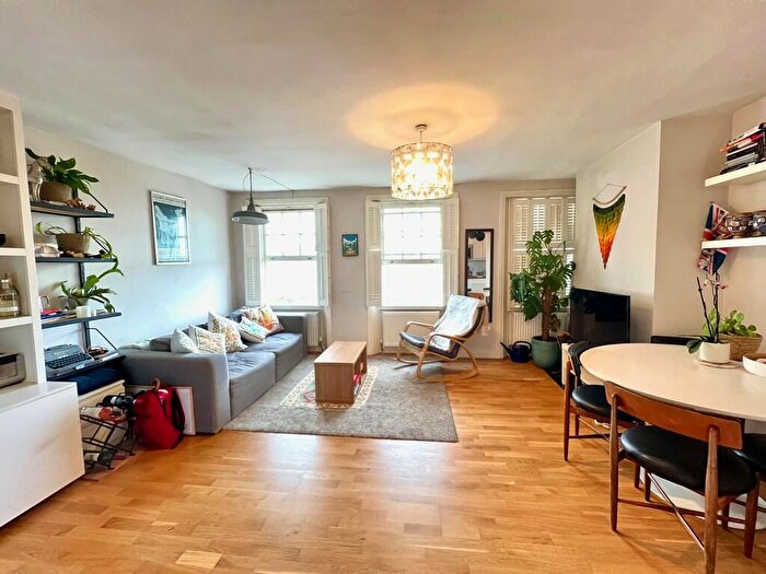 2 Bedroom Flat To Rent In Kentish Town Road, London, NW5