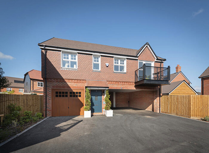 2 Bedroom Coach House For Sale In Wallingford Road, Wallingford, OX10