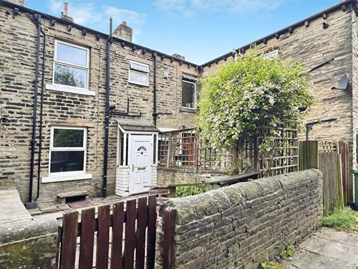 1 Bedroom Terraced House For Sale In Upper Green Avenue, Scholes, Cleckheaton, BD19