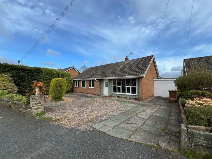 3 Bedroom Detached Bungalow For Sale In Alexander Drive, Heswall, Wirral, CH61