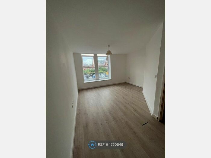 1 Bedroom Flat To Rent In Spinners Hall, Bolton, BL1
