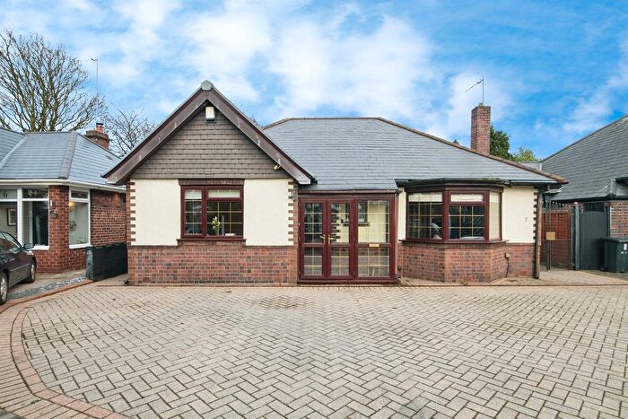 3 Bedroom Detached Bungalow For Sale In Devonshire Drive, West Bromwich, B71