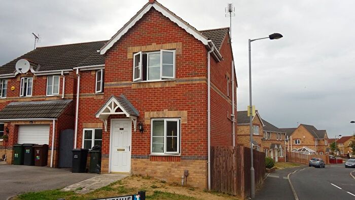 3 Bedroom Detached House To Rent In Landscove Avenue, BD4