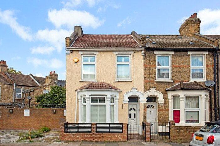 3 Bedroom Property To Rent In Morley Road, London, E15