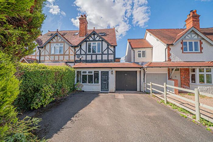 3 Bedroom Semi Detached House For Sale In Aylesbury Road, Hockley Heath, B94