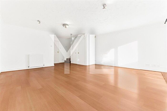 3 Bedroom Terraced House To Rent In Basevi Way, Deptford, SE8