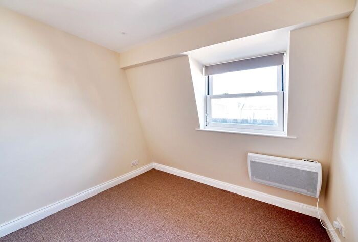 2 Bedroom Flat To Rent In Bath Road, Cheltenham, GL53