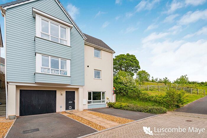 4 Bedroom Detached House For Sale In Sparkhays Drive, Totnes, TQ9