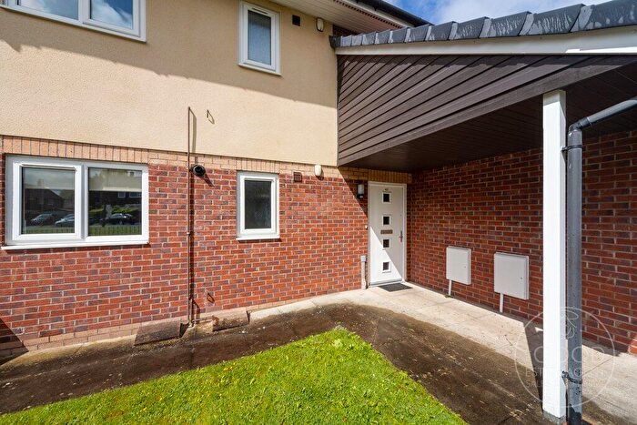 2 Bedroom Flat For Sale In Spath Lane, Handforth, SK9