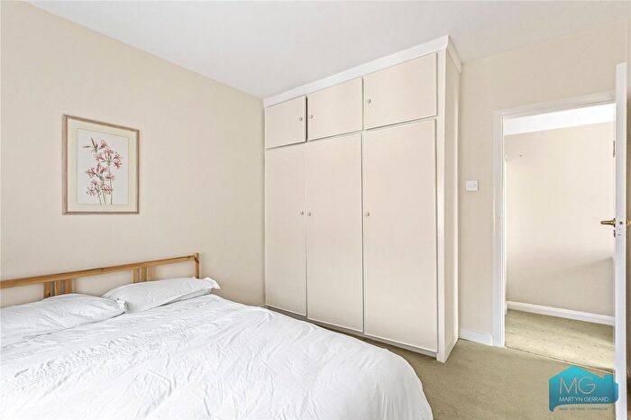3 Bedroom Detached House For Sale In Woodside Park Road, Woodside Park, London, N12