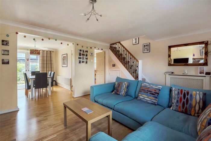 3 Bedroom Semi-Detached House To Rent In Stenton Close, Abingdon, Oxfordshire, OX14