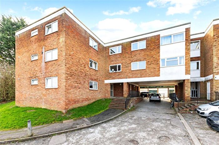 2 Bedroom Apartment For Sale In Clarendon Road, Harpenden, Hertfordshire, AL5