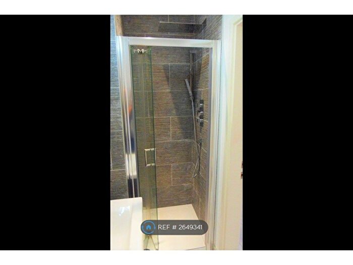 2 Bedroom Flat To Rent In The Gallery, West Bridgford, Nottingham, NG2