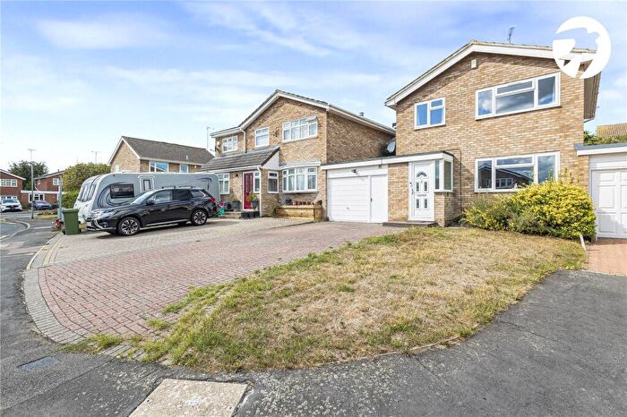 4 Bedroom Detached House For Sale In Cranleigh Drive, Swanley, Kent, BR8