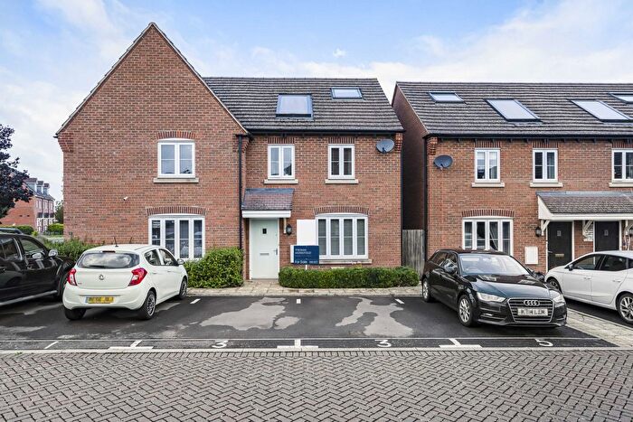 3 Bedroom Semi-Detached House For Sale In Dan Read Parade, Didcot, OX11