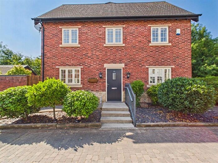 3 Bedroom Semi-Detached House For Sale In De Lacy Court, Castle Donington, Derby, DE74