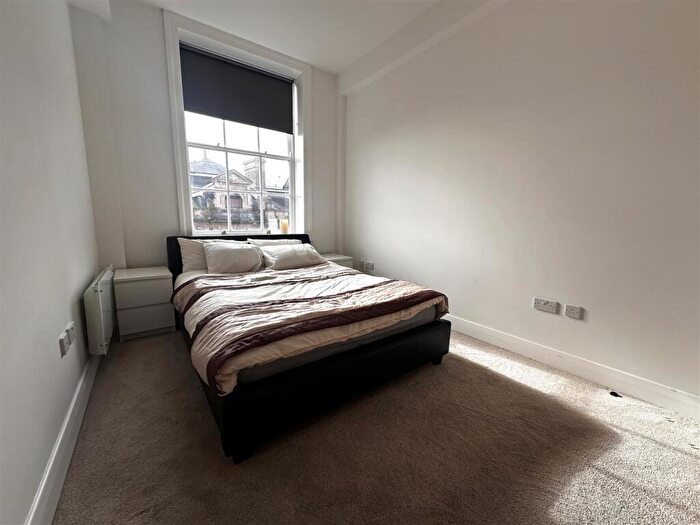 2 Bedroom Apartment To Rent In Mount Stuart Square, Cardiff, CF10