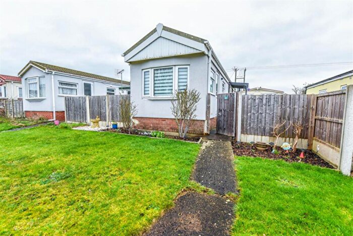 1 Bedroom Park Home For Sale In Berkeley Vale Park, Berkeley, GL13