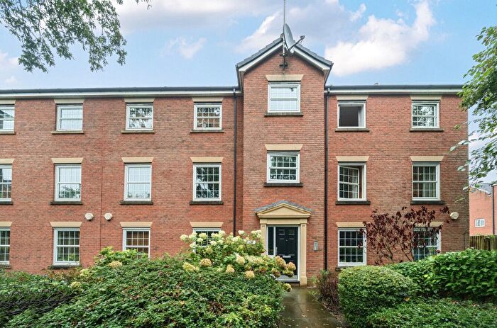 2 Bedroom Flat For Sale In Mytton Drive, Nantwich, Cheshire, CW5