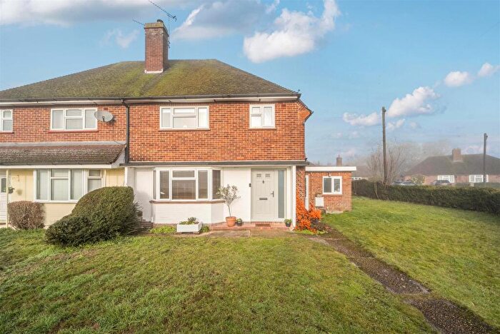 3 Bedroom Semi Detached House For Sale In Orchard Estate, Twyford, Berkshire, RG10