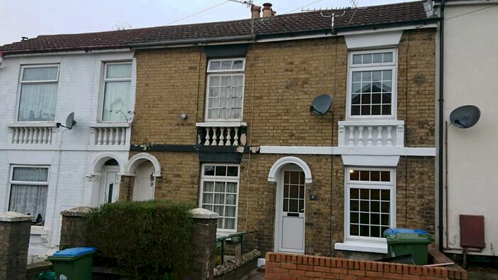 2 Bedroom Terraced House To Rent In Cliff Road, Southampton, SO15
